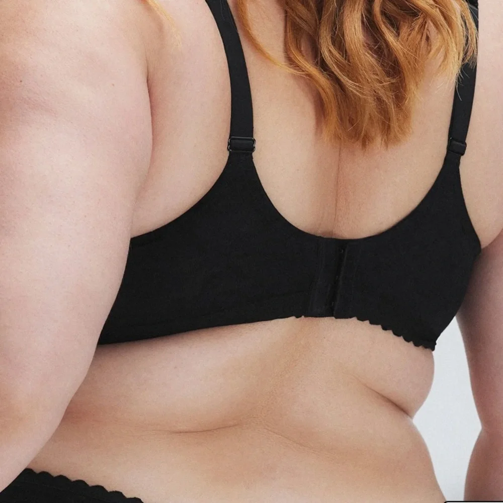 NWT Savage X Fenty Lavish Lace Unlined Plunge Bra Black Caviar 36 DDD - Picture 4 of 7